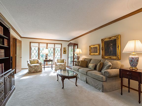 2nd image of 1627 Tina Ln