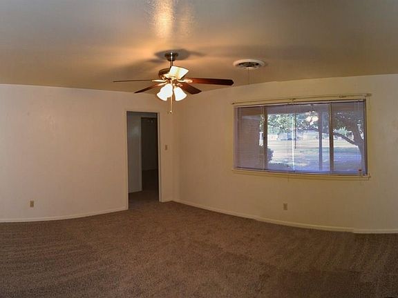 5th image of 615 N Park Ave
