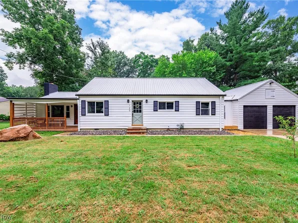 120 Fell Ave, Northfield, OH 44067