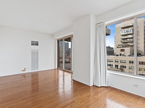 5th image of 200 E 69th St APT 21A