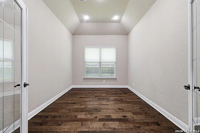 3 bed, 2.0 bath, 2037 sqft, $2,575 — Photo 3