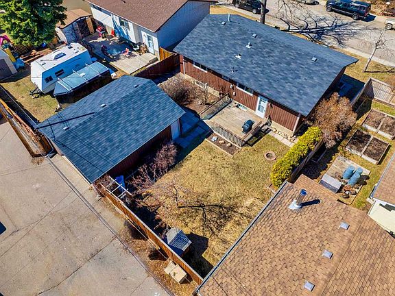 2nd image of 23 N Queen Isabella Close SE