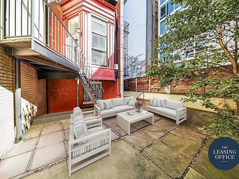 118 E 18th St #2 — Photo 13