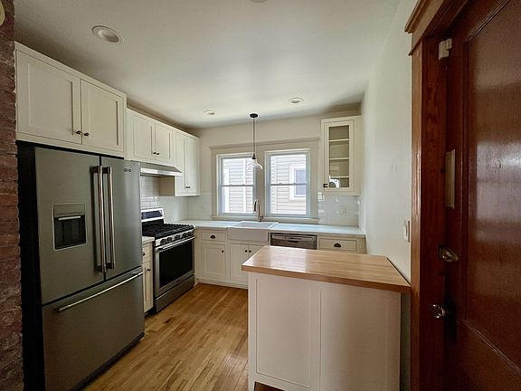 5th image of 753 Amherst St #1