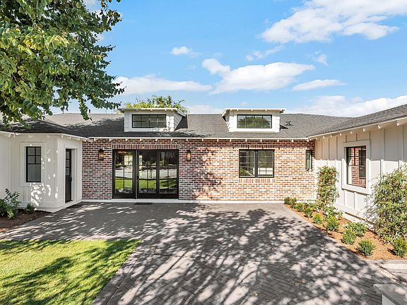 3rd image of 6302 E Calle Del Paisano