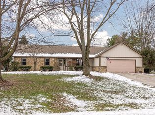 103 Chippenham Ln, Fishers, IN 46038