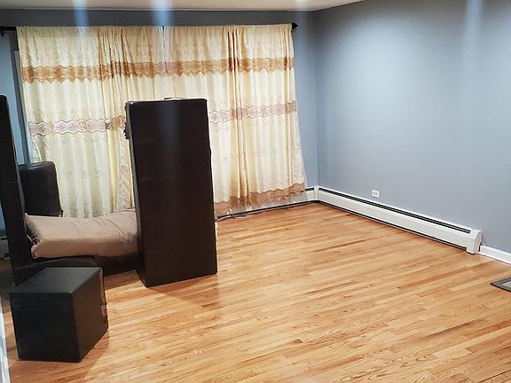 4th image of 7407 N Winchester Ave APT 101