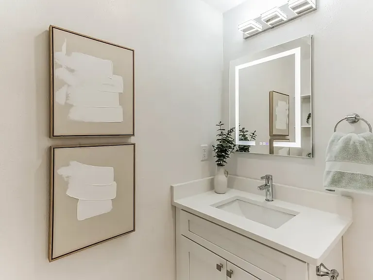 Innovo Living Hyde Park — Photo 84
