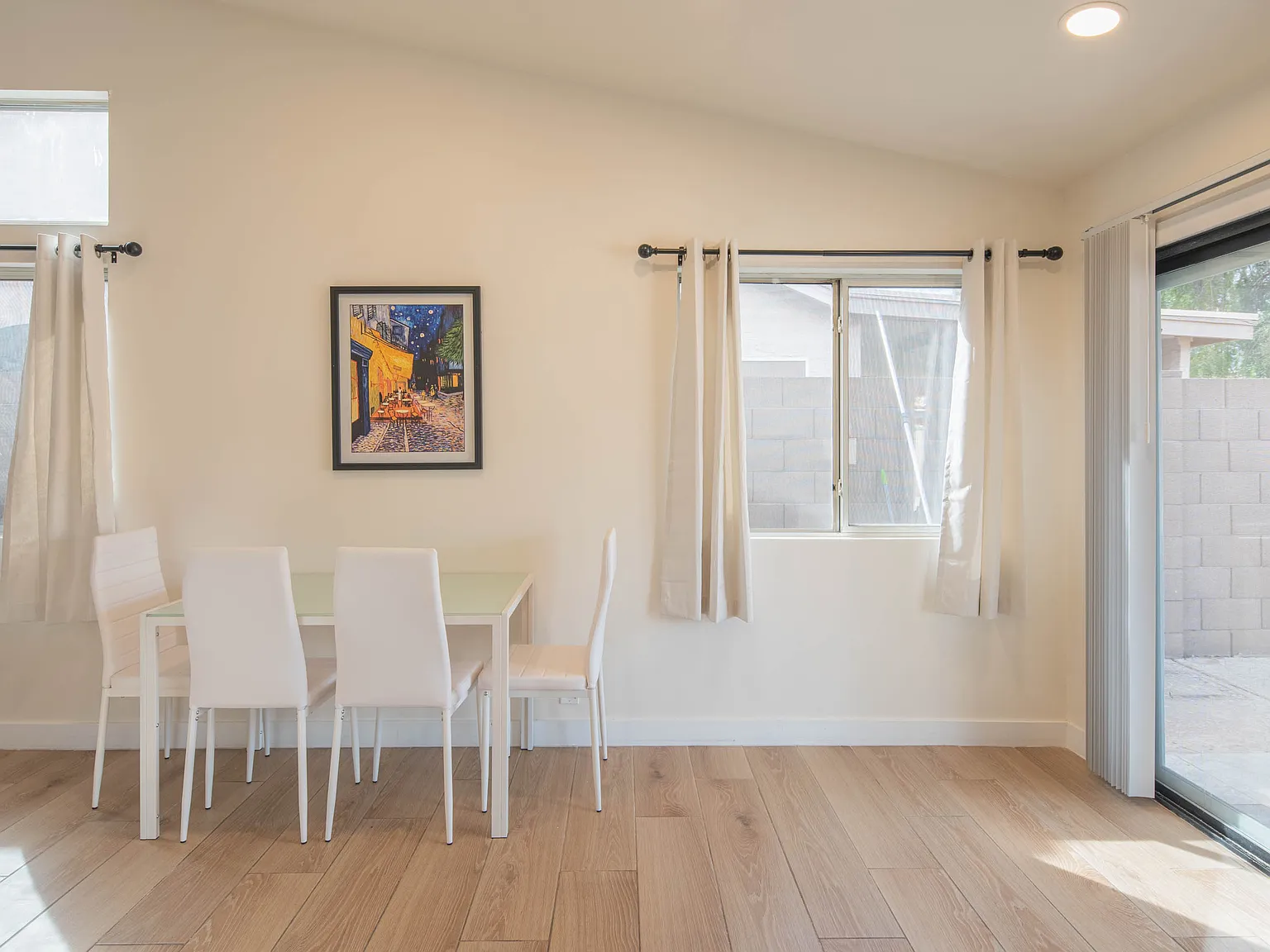 3 bed, 1150 sqft, $2,295 — Photo 3