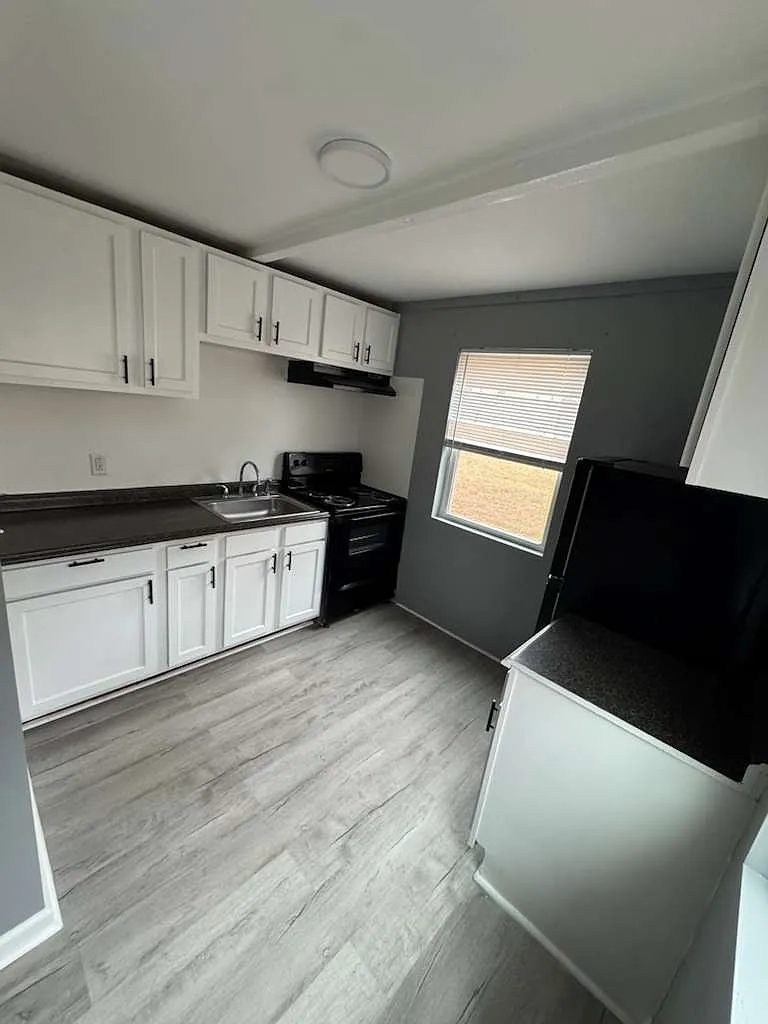 2 bed, $950 — Photo 2