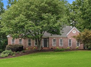 1095 Laurian Park Dr, Roswell, GA 30075