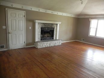 2nd image of 11528 Applewood Dr