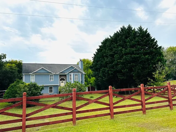 6075 Lights Ferry Rd, Flowery Branch, GA 30542