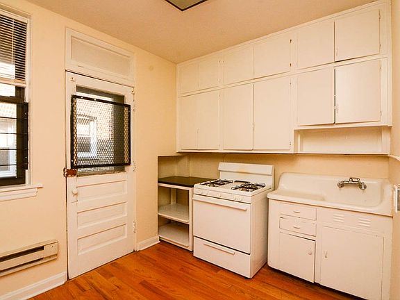 4th image of 4417 N Wolcott Ave APT 2B