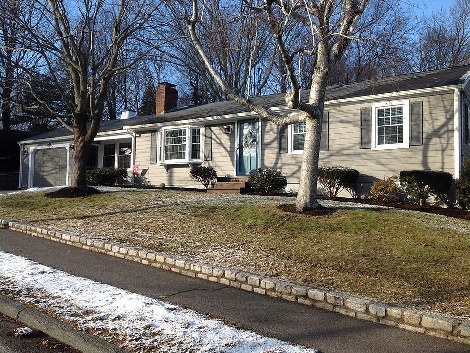 1st image of 18 Carolyn Dr