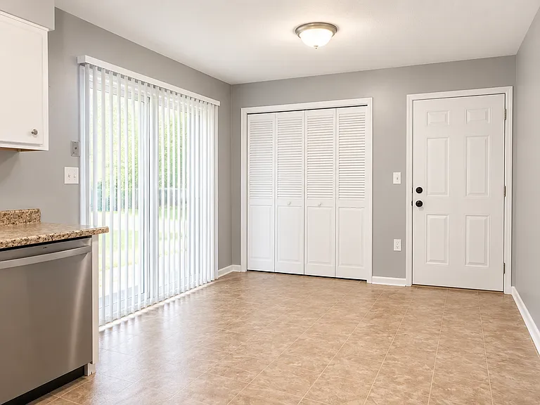 701 Marengo Dr — Photo 8