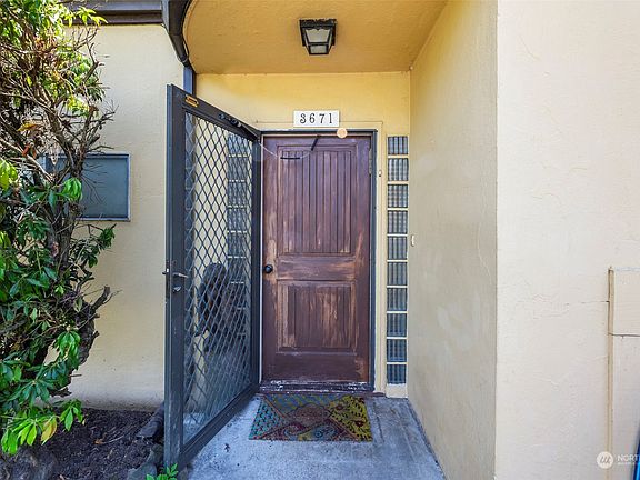 4th image of 3671 McCall Boulevard W