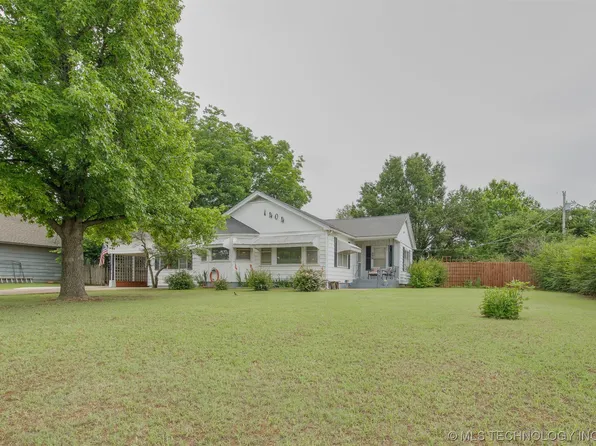 1404 Davis St, Lindsay, OK 73052