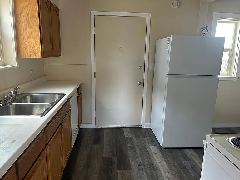 2918 N Hamilton St — Photo 4