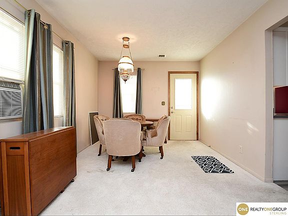 2nd image of 2512 Lillian St