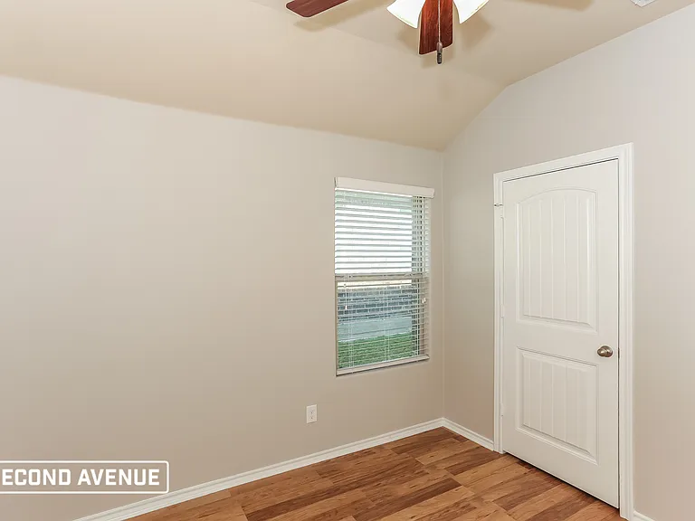 621 Creekview Dr — Photo 14