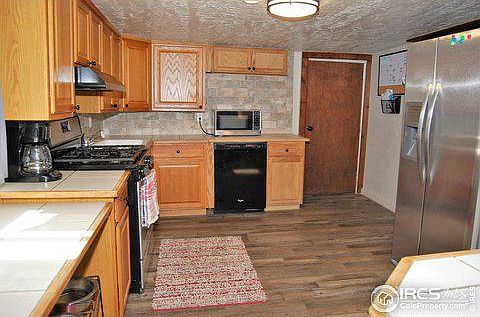 4th image of 253 E 5th St