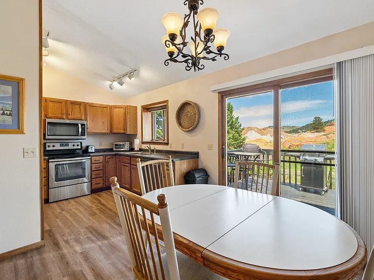 3704 Meadowbrook Dr — Photo 11