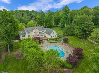 2 Combs Hollow Rd, Mendham, NJ 07945