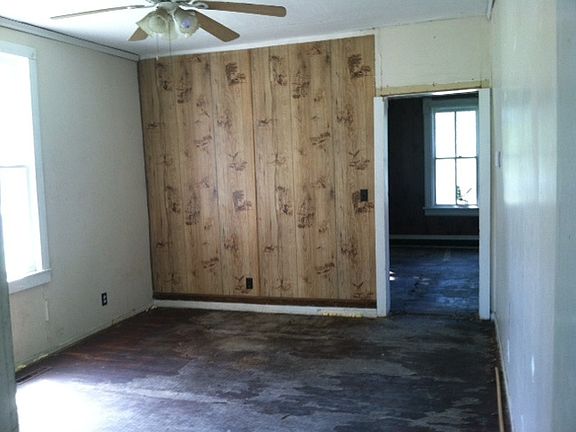 5th image of 822 Grant St