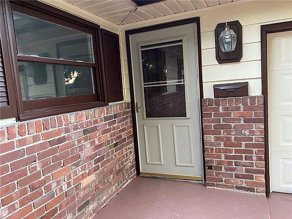 2nd image of 5615 Hollister Dr