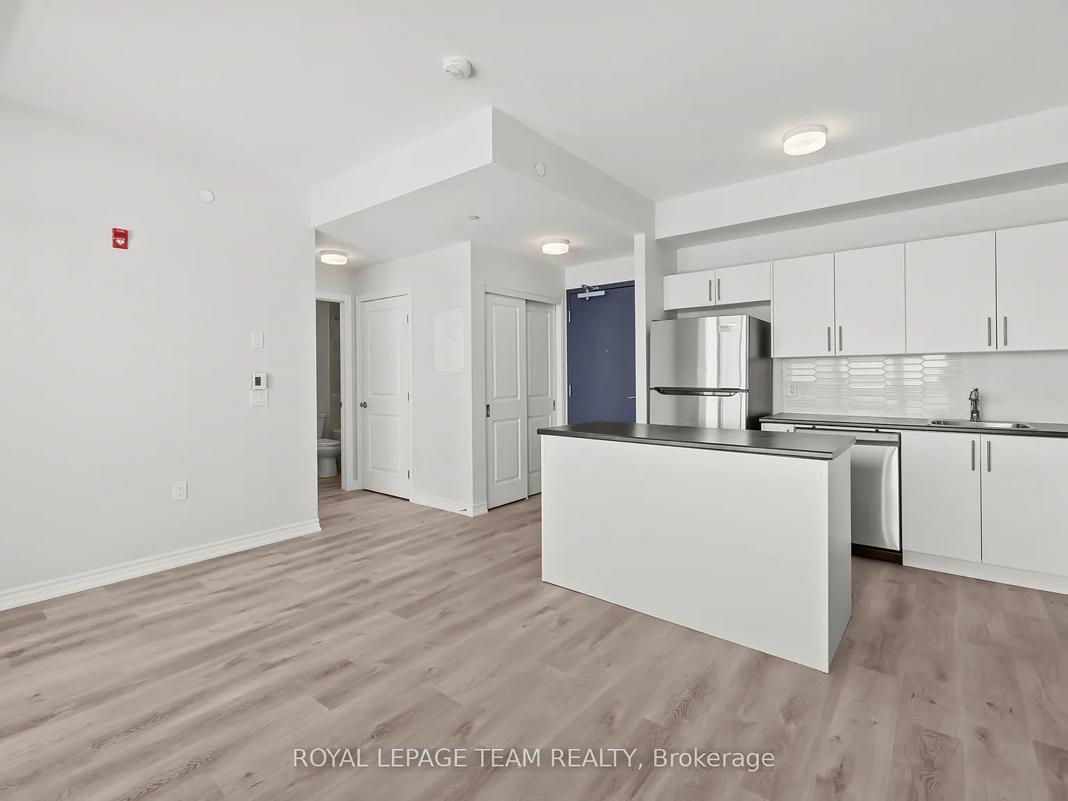 2 bed, $2,400 — Photo 4