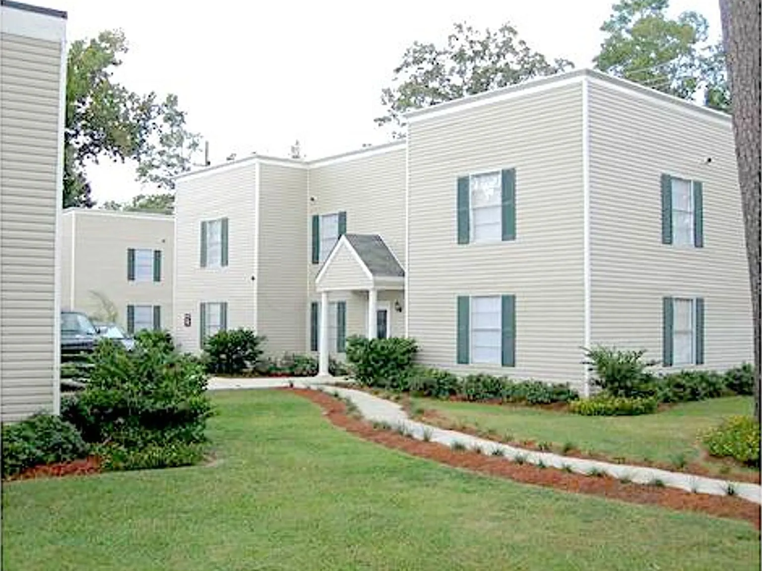 Woodland Trace Apartments — Photo 2