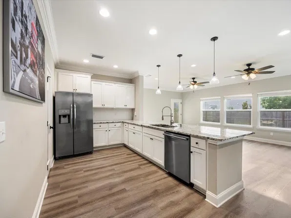 2139 Nina St, Navarre, FL 32566