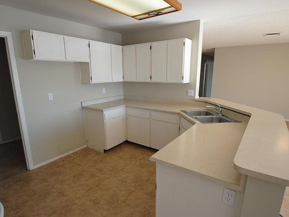 4th image of 4505 W Gary Dr