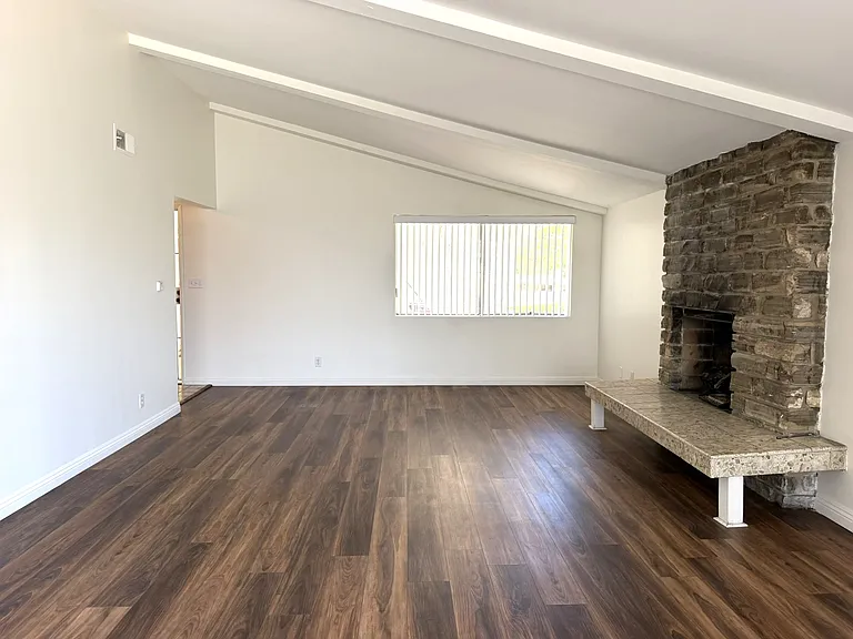 116 N Western Ave #4 — Photo 5