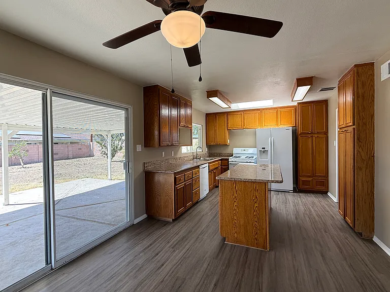 1693 Blackwall Dr — Photo 6