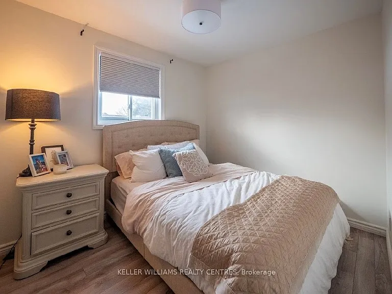 807 Greenfield Cres #UPPER — Photo 7