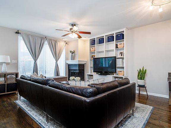 4th image of 2807 N Wolcott Ave Unit I