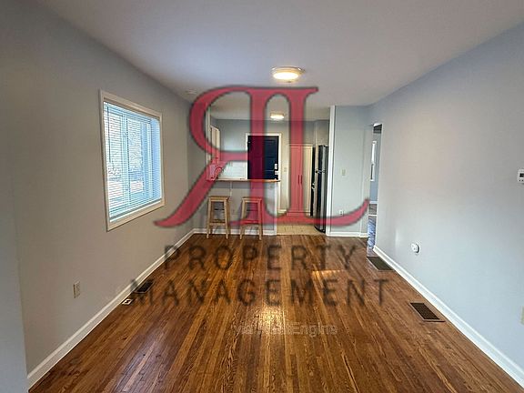 5th image of 722 Sheridan Ave APT A