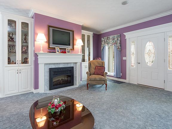 Inviting Living Room! 