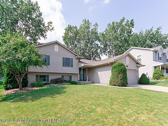 2nd image of 1585 Holbrook Dr
