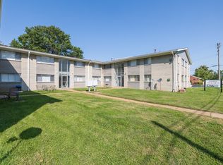 3233 Ashby Rd APT 3, Saint Ann, MO 63074