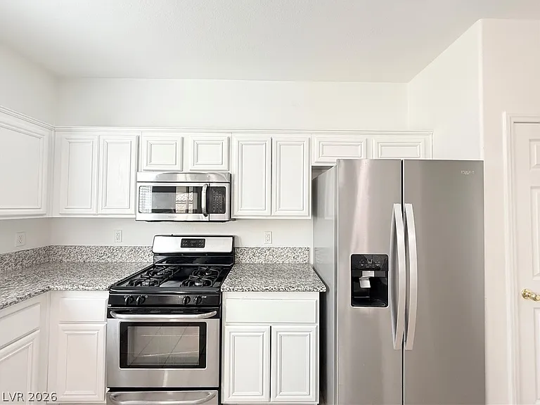 3799 Honey Ridge Ct — Photo 13