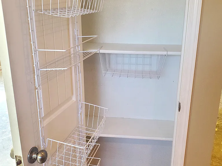 1216 Cypress Ct — Photo 4