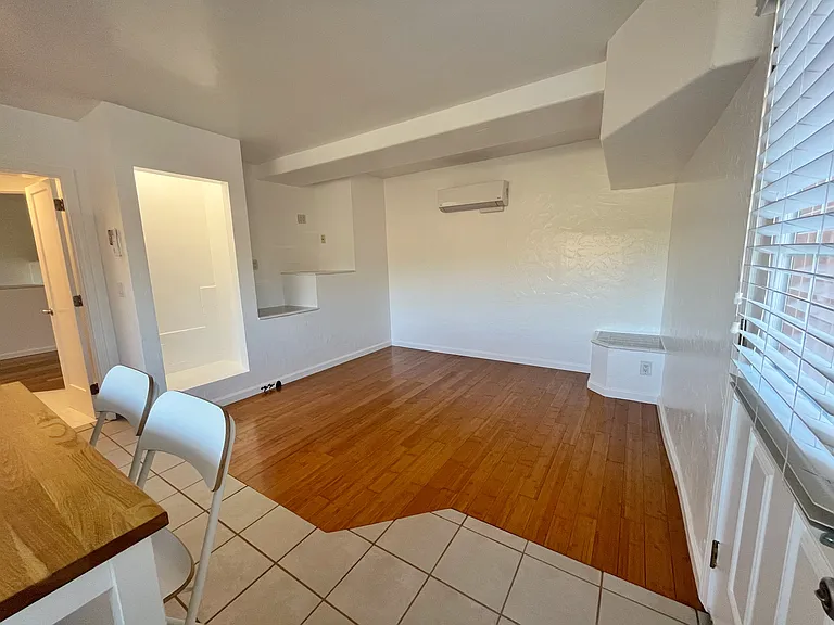 2828 1/2 Bowditch Pl — Photo 10