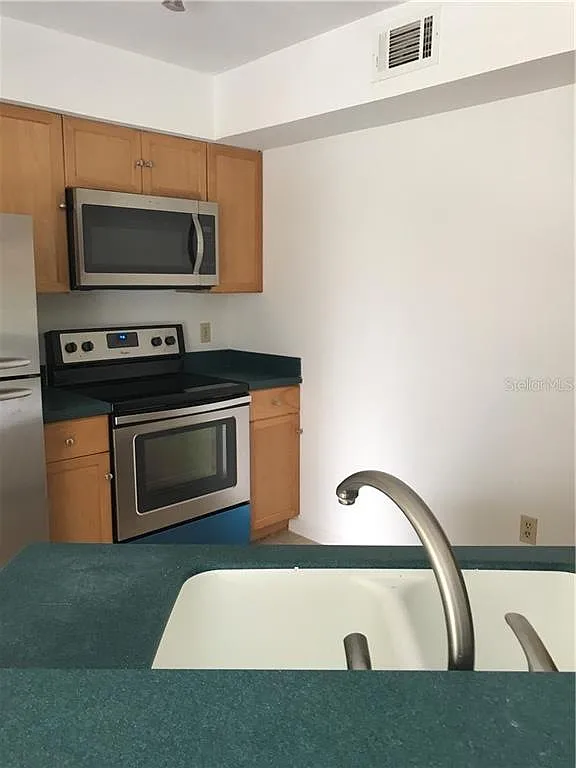 2 bed, 1080 sqft, $1,700 — Photo 4