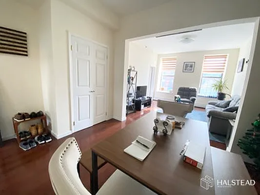 Rented by Halstead Real Estate | media 24