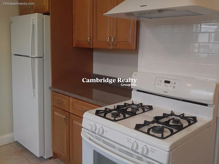 69 Newton St #2L — Photo 3