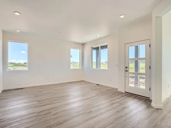 1280 S Algonquian Street, Aurora, CO 80018