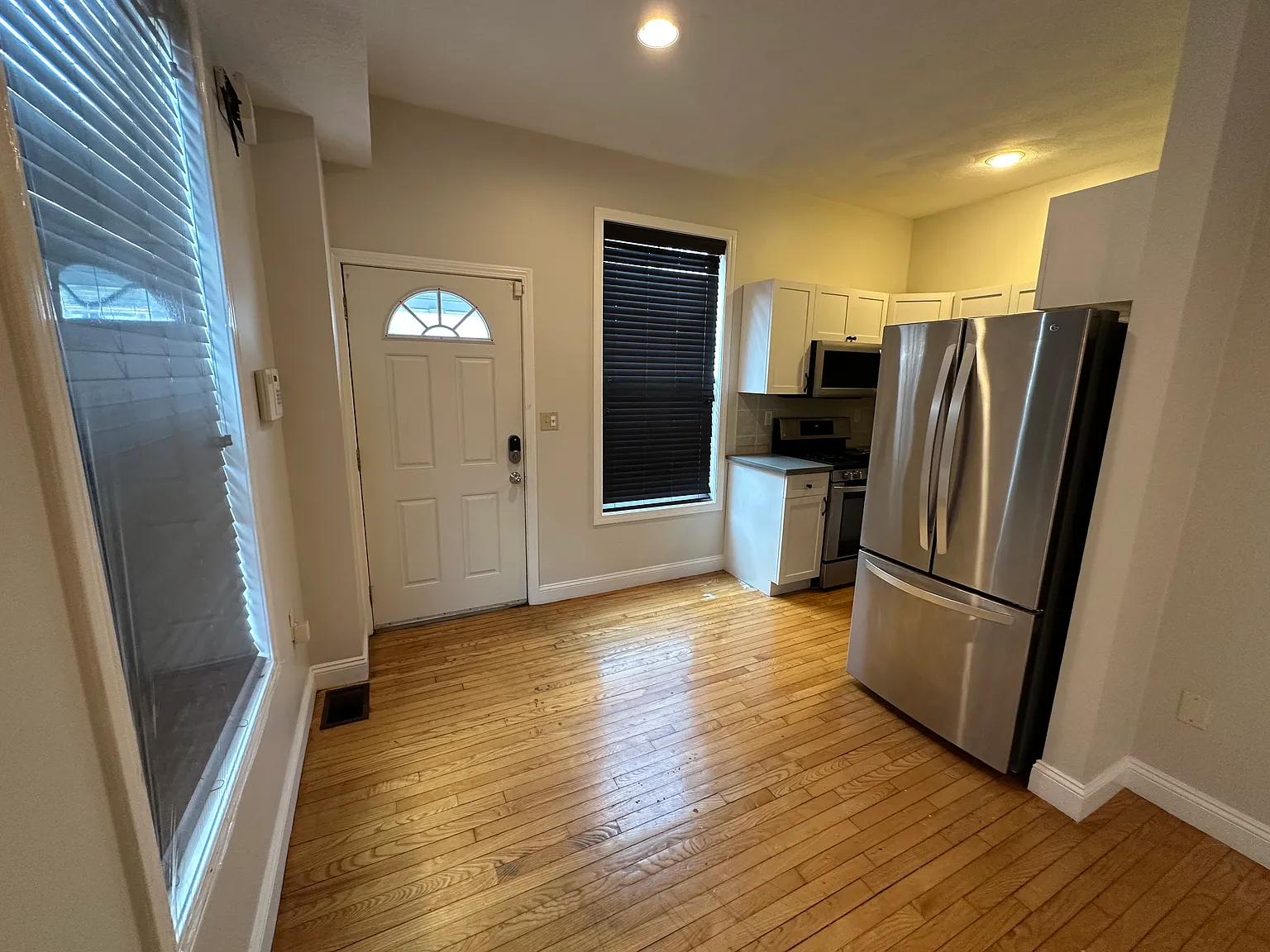 3 bed, $3,000 — Photo 4